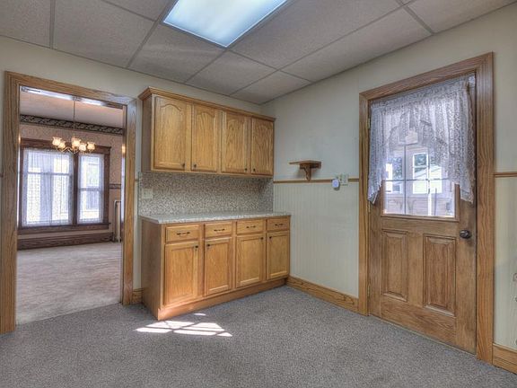 4th image of 681 E Church St