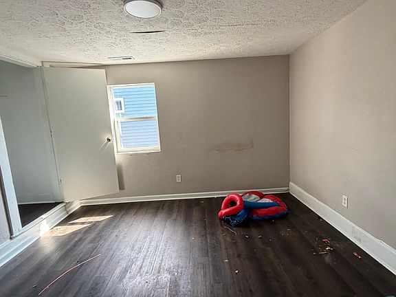 3rd image of 2322 Prospect St