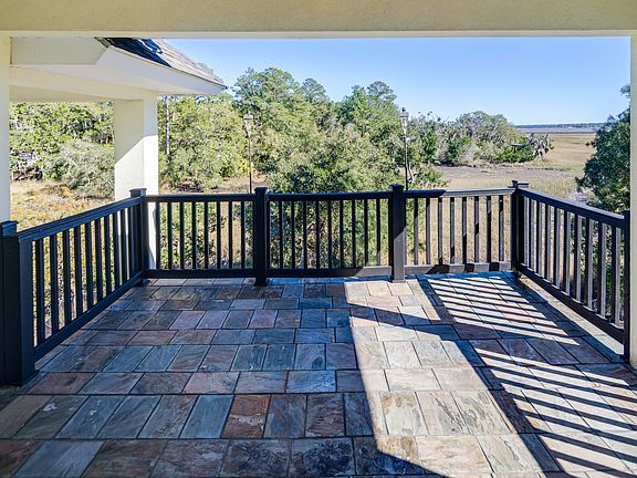 2nd image of 528 Pelican Cir