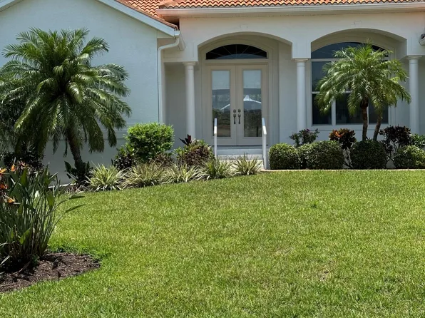 230 Arlington Dr, Placida, FL 33946