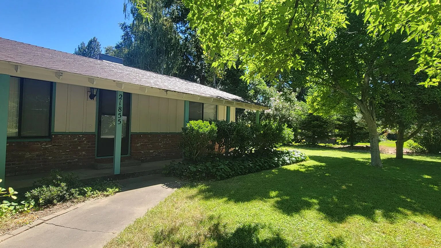 Great Palo Cedro Neighborhood, Close Distance to Both Junction and Foothill Schools — Photo 2