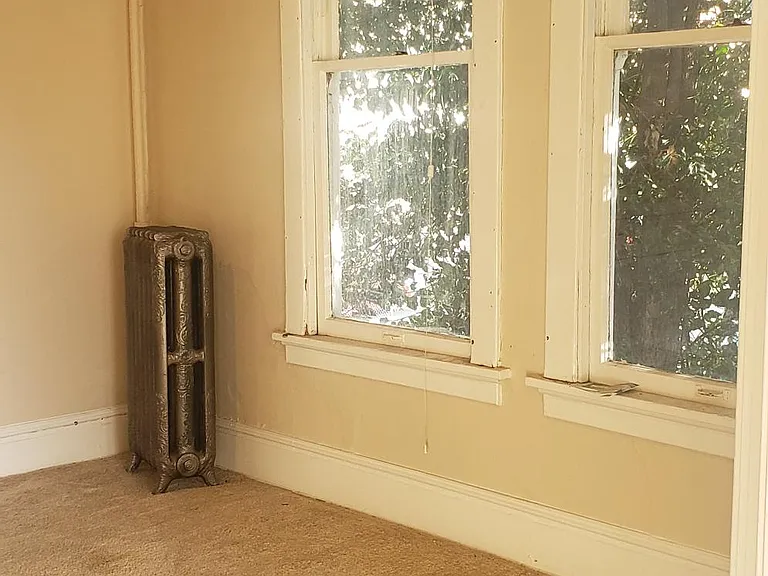 1527 Belmont Ave — Photo 26