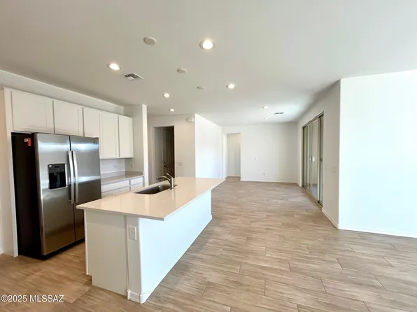 8026 S Borealis Way, Tucson, AZ 85747