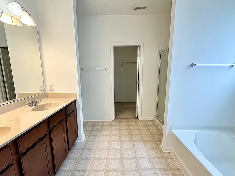1566 Valdarno Dr — Photo 19