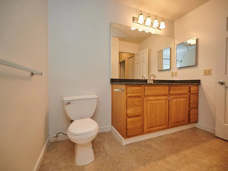 Grand Bay Apartments and Townhomes — Photo 54