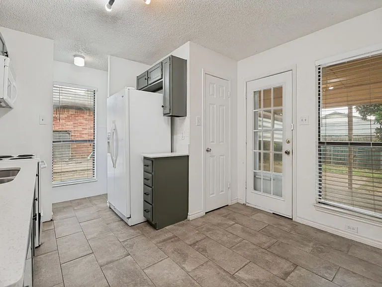 3006 Post Oak Dr — Photo 7