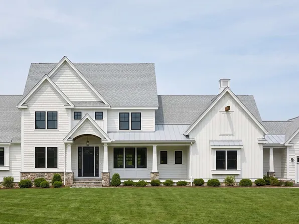 24 Sanders Ln, Bolton, MA 01740