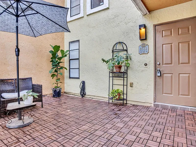 8033 NW 71st Ct — Photo 3