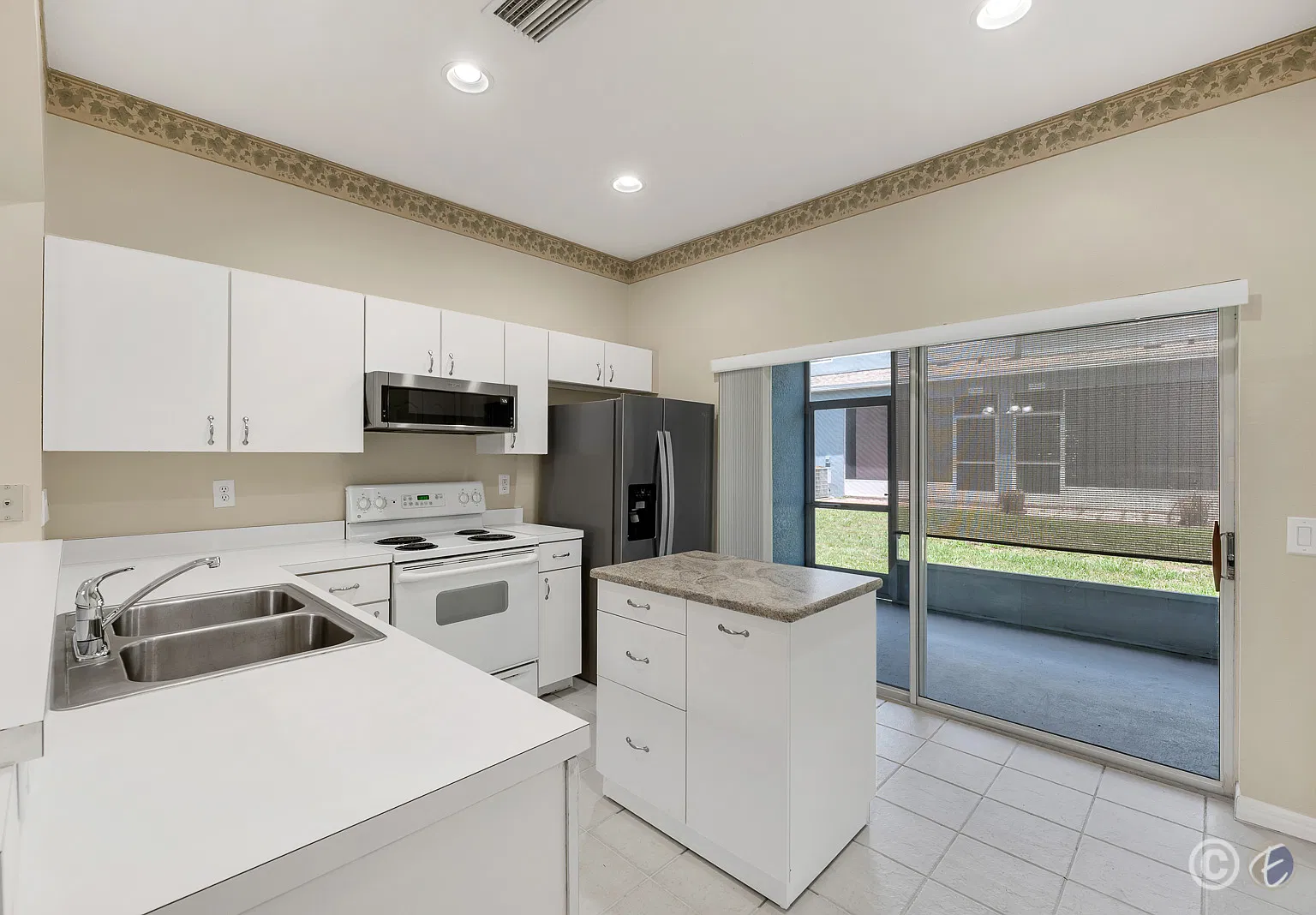 6737 Lake Rochester Lane — Photo 3