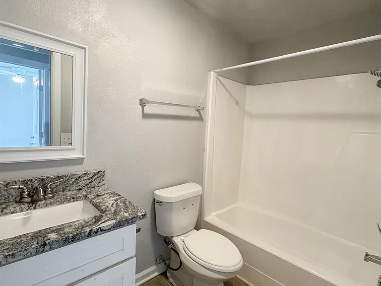 1509 Trigg Ln — Photo 7