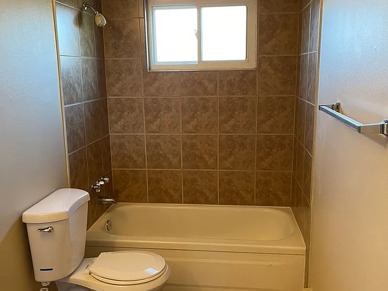 Park East Apartments (B)- Divergent Capital Management, LLC — Photo 11