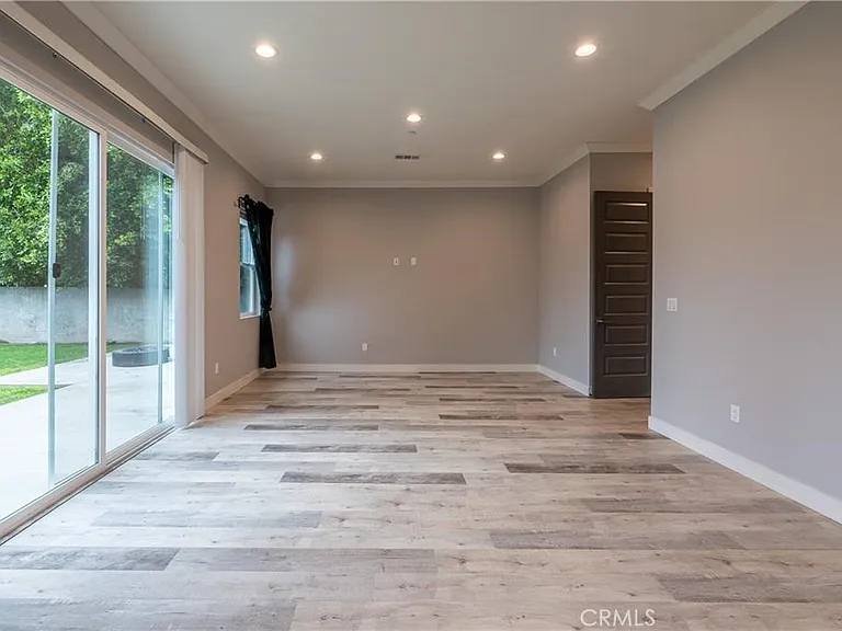 6940 Peach Ave — Photo 50