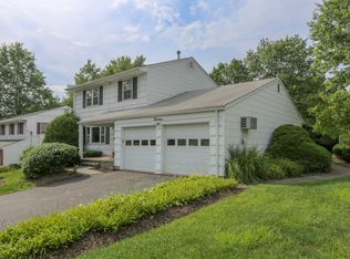 13 Fern Oval W, Orangeburg, NY