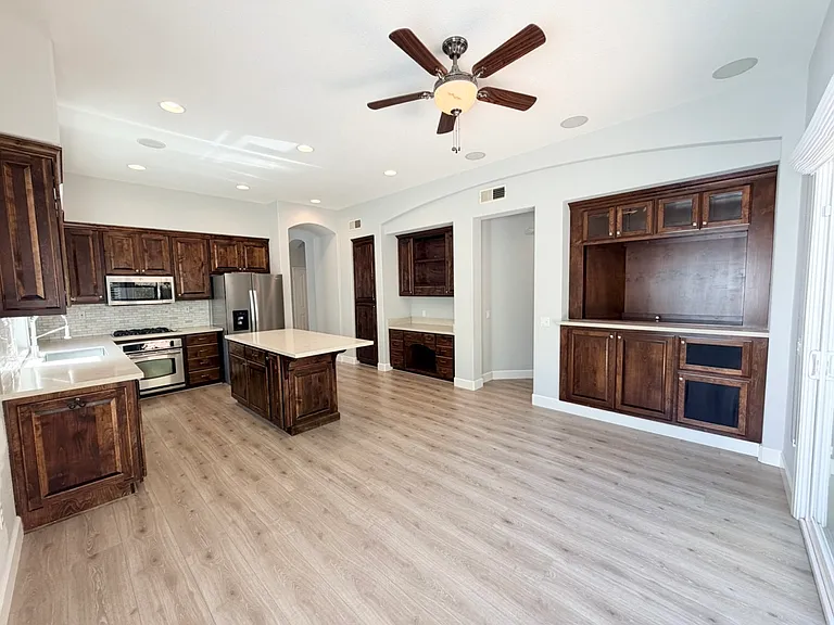 4370 Camino De La Rosa — Photo 6