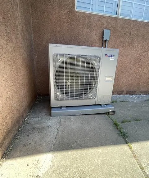 13111 S Hoover St — Photo 15