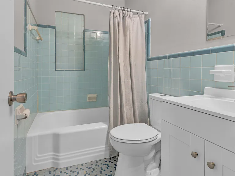 4623 Doris Cir S — Photo 15