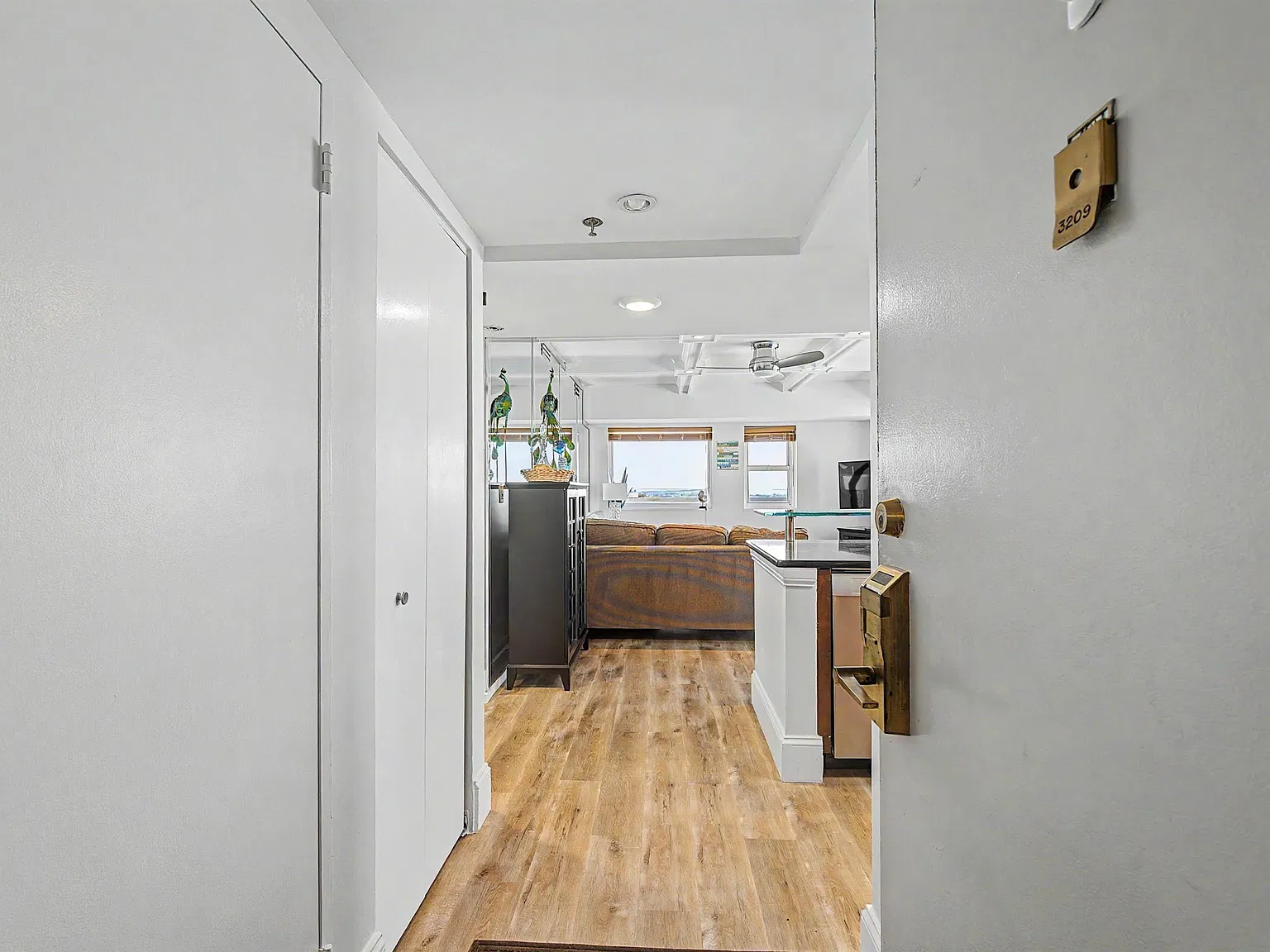 1 bed, 1.5 bath, 1000 sqft, $2,500 — Photo 4