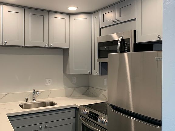 2nd image of 205 Monte Diablo Ave #3C