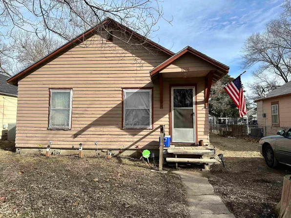 1006 N 10th St, Salina, KS 67401
