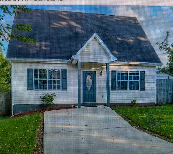 3 bed, 1280 sqft, $1,800 — Photo 1