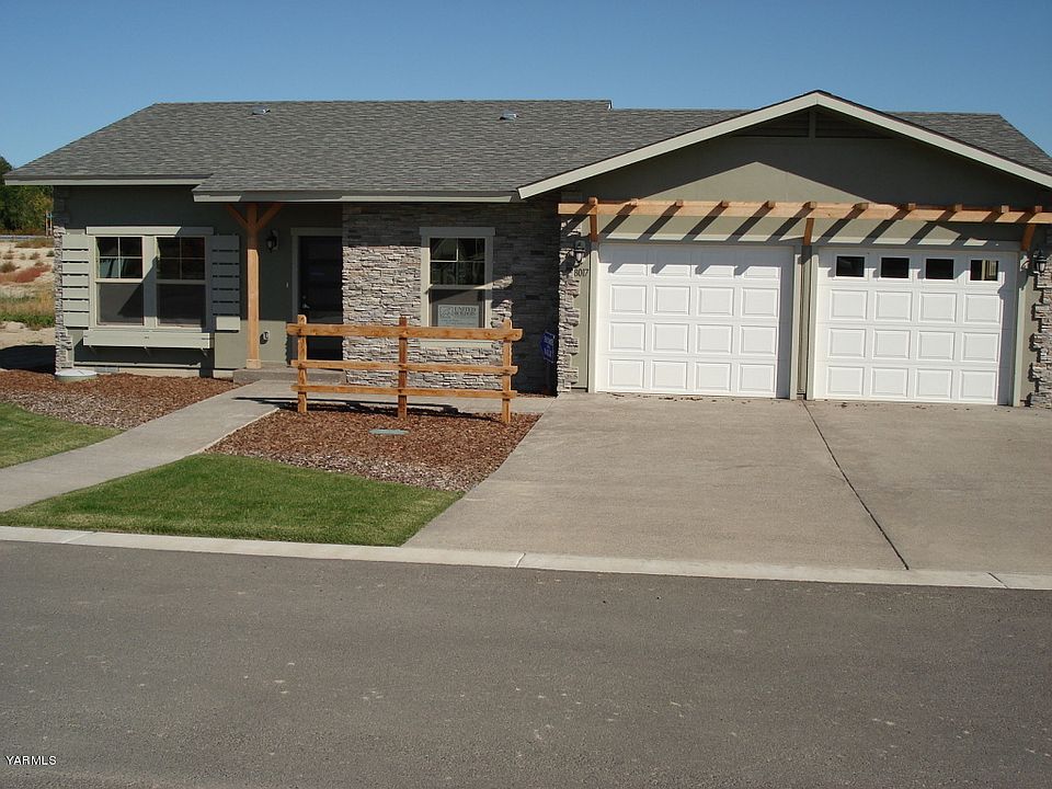 1st image of 8025 Vialago Pkwy #64