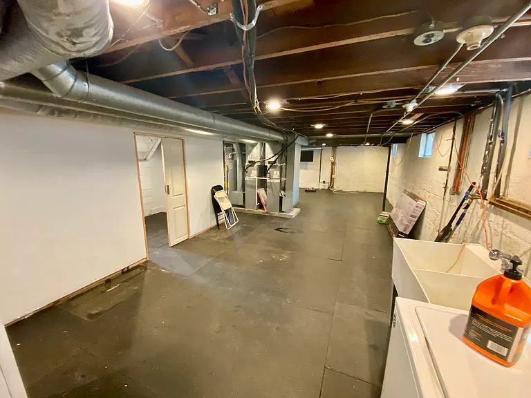 250 Woodbine Ave #1 — Photo 32
