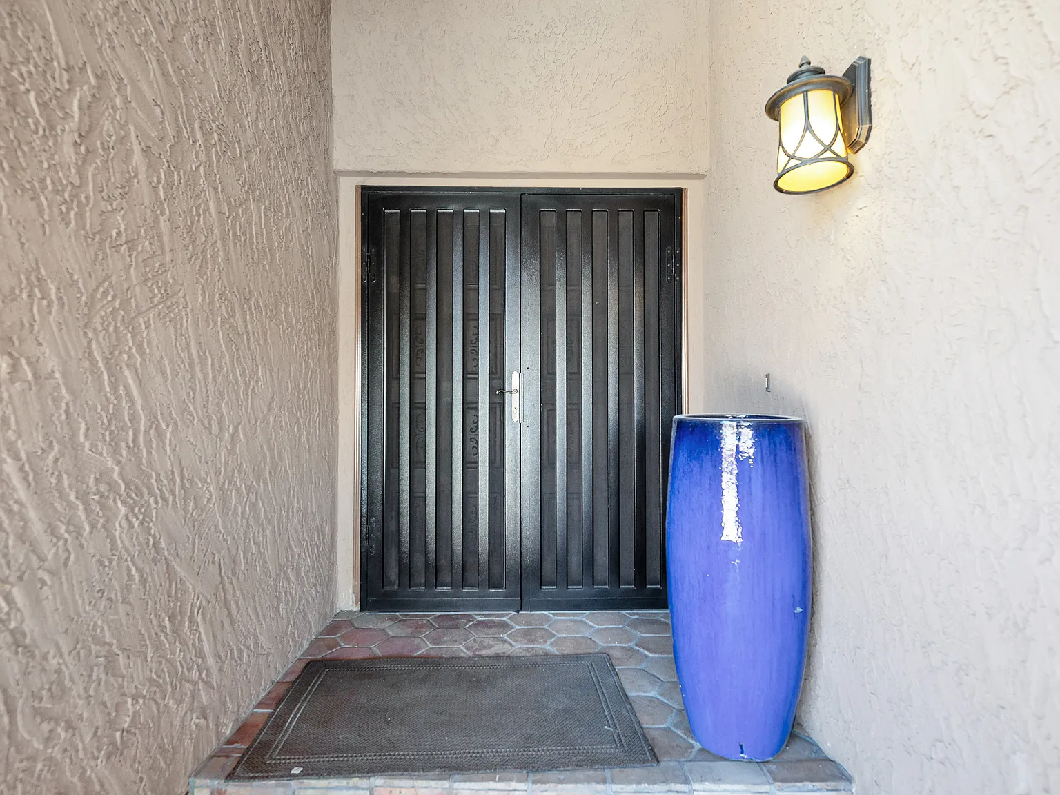 2 bed, 1940 sqft, $4,400 — Photo 3