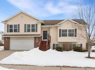 2313 N Ridge Dr, Coralville, IA 52241