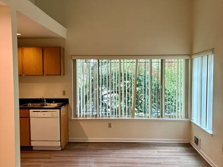 Tanglewood Apartments — Photo 6
