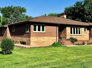 2201 Crescent Dr, Dodge City, KS 67801