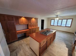 2434 Elizabeth Ave, Des Moines, IA 50317