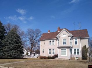 110 Burnside St SW, Sleepy Eye, MN 56085