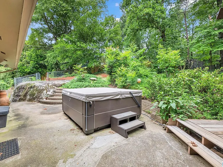 373 Laredo Dr — Photo 49