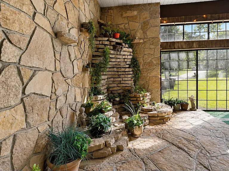 25795 Livingston Cir — Photo 5