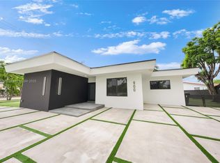 900 N Royal Poinciana Blvd, Miami Springs, FL 33166