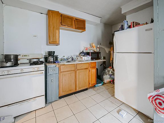 5th image of 12675 August St