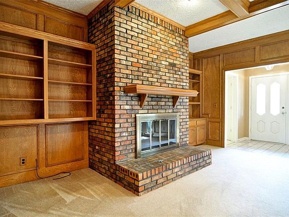4th image of 2819 Cambridgeshire Dr