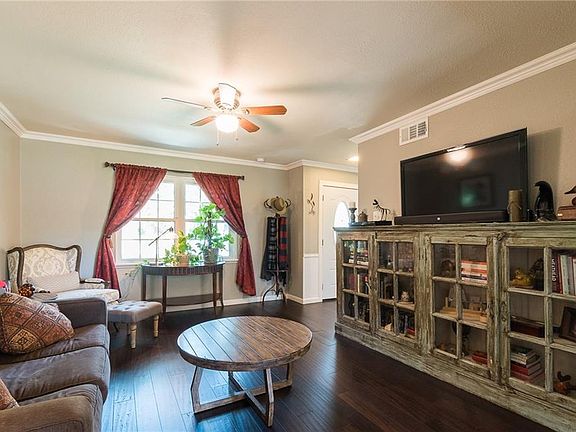 5th image of 1402 Lorrie Dr