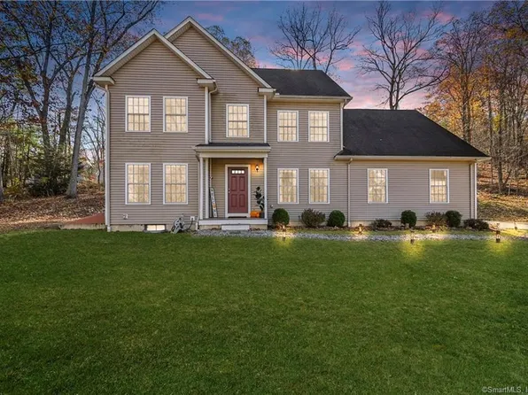 27 Beechwood Drive, Newtown, CT 06470