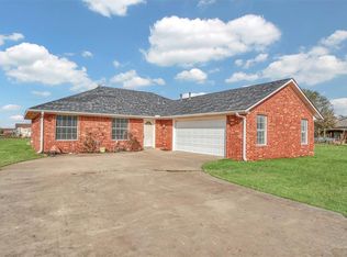 420 W 4th St, Duke, OK 73532