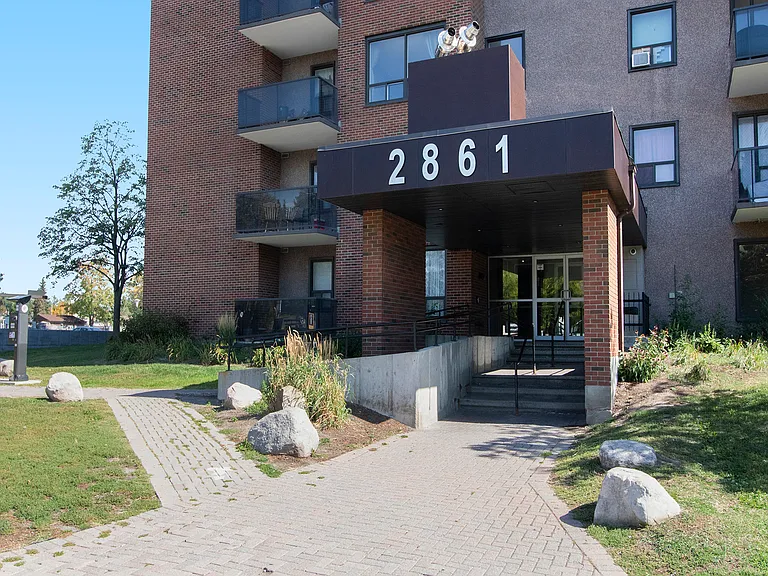 2861 Baycrest Dr — Photo 16