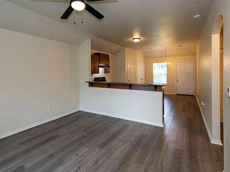 3940 Scranton St — Photo 4