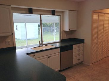 2nd image of 432 SE Evans Ave