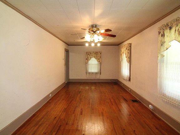 5th image of 3006 Idlewild Blvd NE