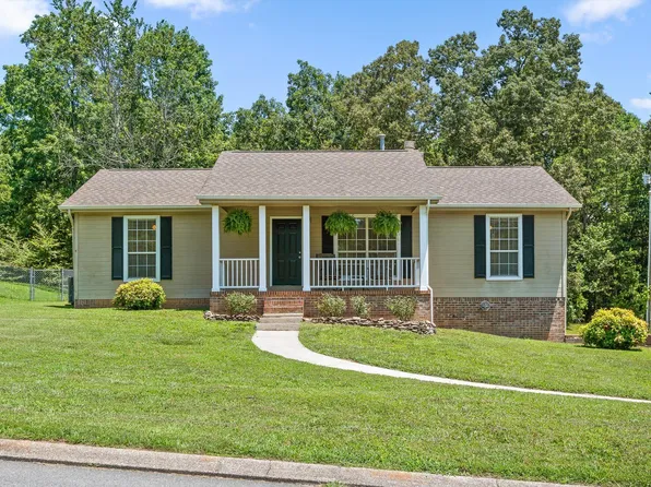 2230 N Fork Dr, Soddy Daisy, TN 37379