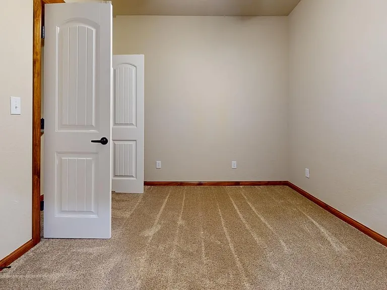 12832 Sierra Ln — Photo 15