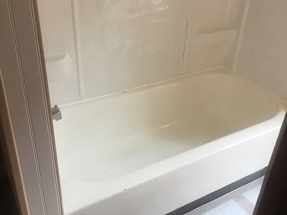 3rd image of 504 E Pearl St