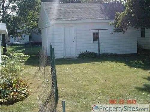 3rd image of 56796 Shore Ave