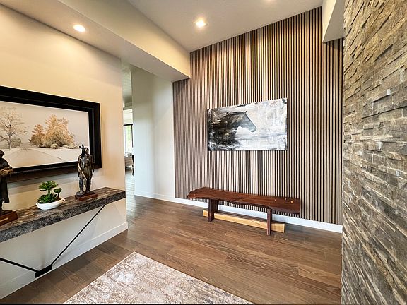 5th image of 718 S Nebo Cir