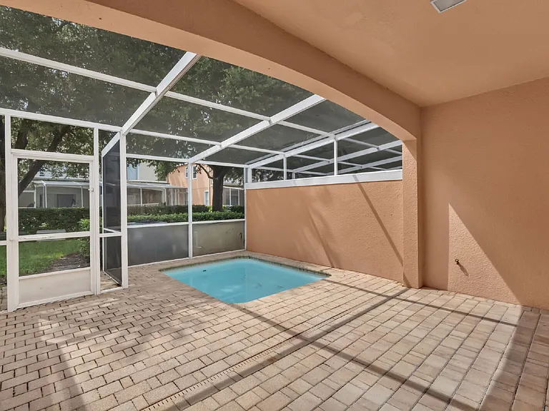 1413 Retreat Cir — Photo 30